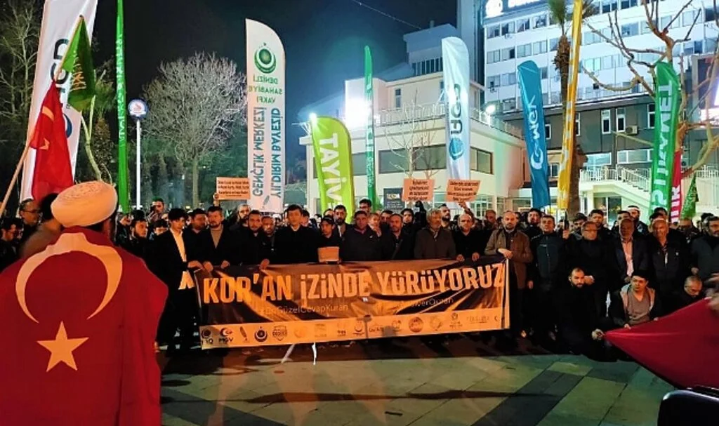 İsveç’e Tekbir Sesleriyle Tepki Gösterildi