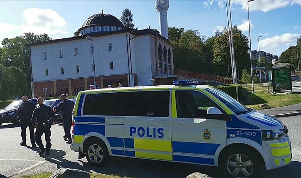 İsveç Yasalarından Cesaret Alan Neonaziler Yahudileri ve Müslümanları Hedef Alıyor