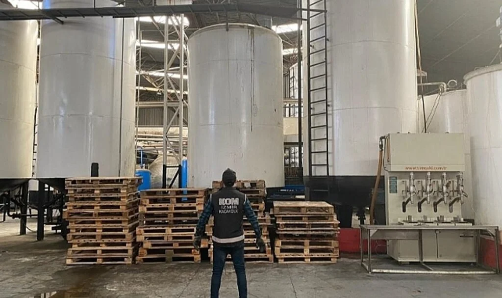 İzmir’de 150 Ton Karışımlı Akaryakıt Ele Geçirildi