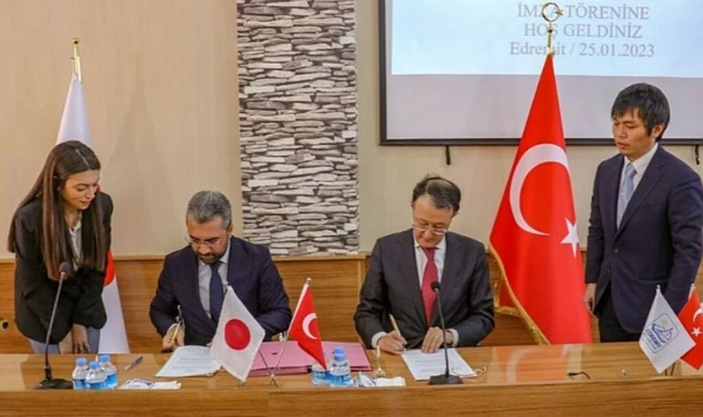 Japonya'dan Van'ın Edremit Belediyesi'ne Arama Kurtarma Aracı Desteği