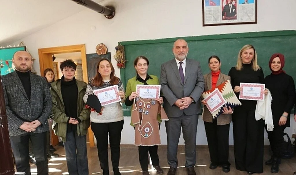 Kadınlar ‘Hanım  Konakları’ ile  Sosyalleşiyor 