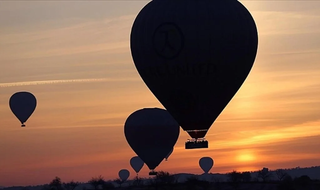 Kapadokya'da Turistler Yeni Yılın İlk Gününü Gökyüzünde Karşıladı
