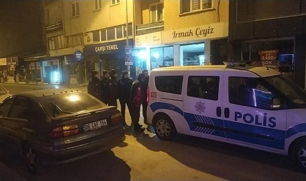 Kardeşlerin Kavgasını Ayırmak İsteyen Anne Silahla Vuruldu
