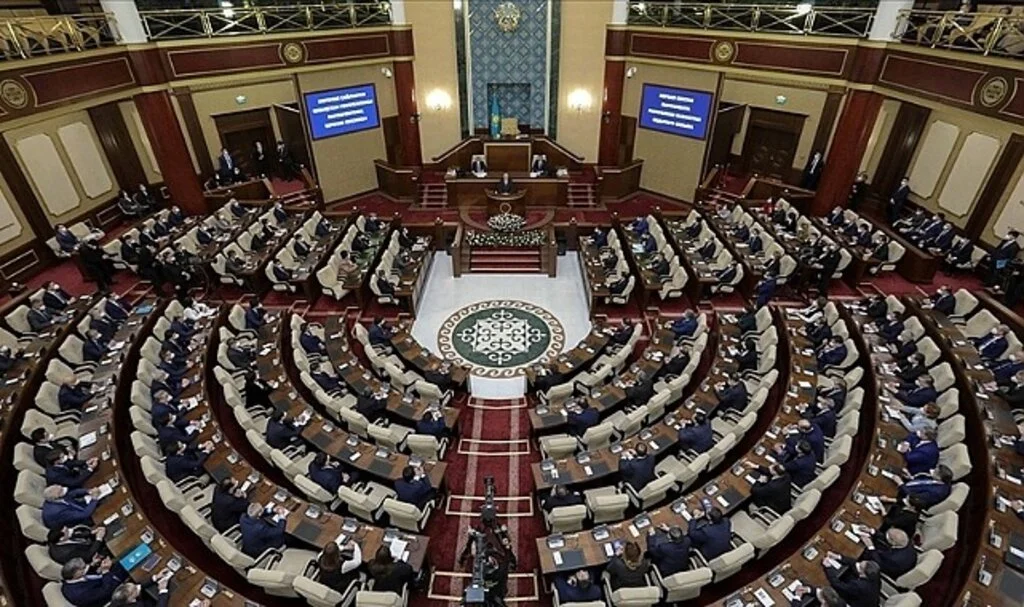 Kazakistan’da Meclis Feshedildi, 19 Mart'ta Erken Seçim Yapılacak