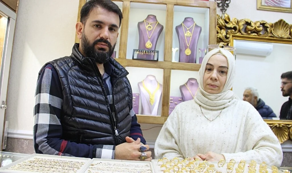 Kuyumcuyu Bu Kez Kuyumcu Soydu