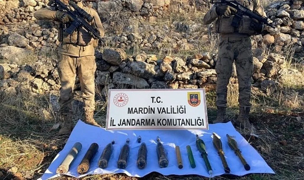 Mardin’de PKK’nın Patlayıcı ve Malzeme Depolarına Ağır Darbe