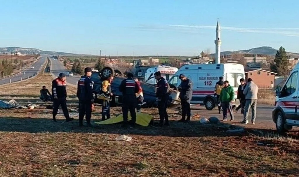 Öğrenci Servisi Araçla Çarpıştı! Ölü ve Yaralılar Var!