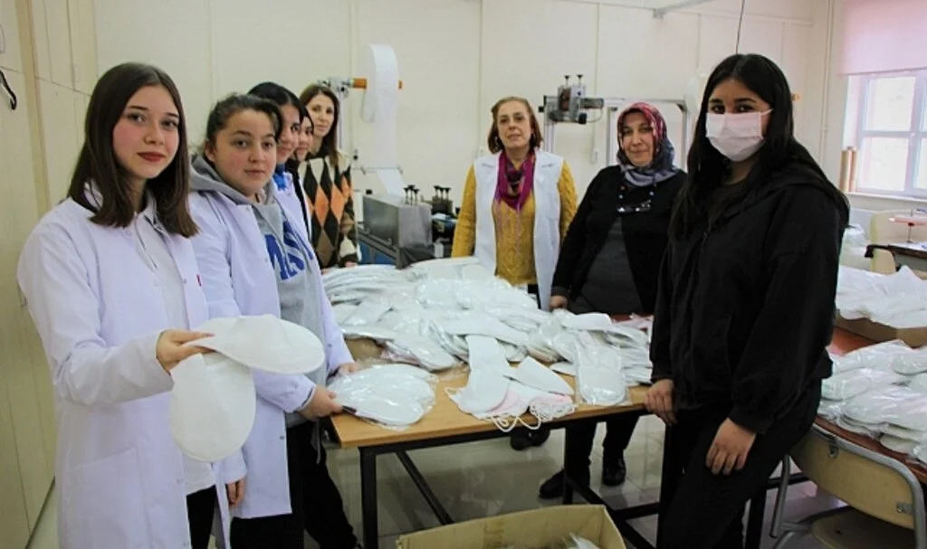 Okul Değil  Sanki Fabrika  