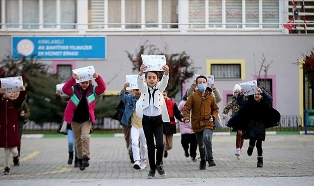 Okullarda Karne Heyecanı