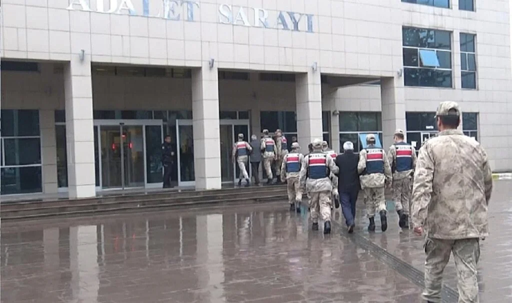 Olay Yerindeki Traktör Lastik İzinden Yola Çıkan Ekipler, 14 Yıl Sonra Cinayet Zanlılarını Yakaladı