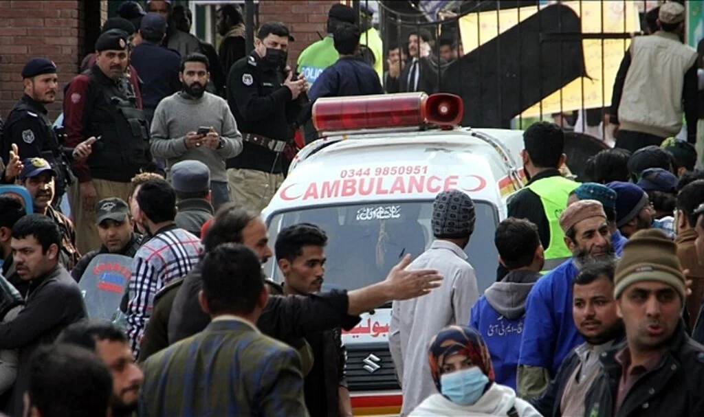 Pakistan’da Camiye Düzenlenen İntihar Saldırısında 28 Kişi Öldü, 150'den Fazla Kişi Yaralandı