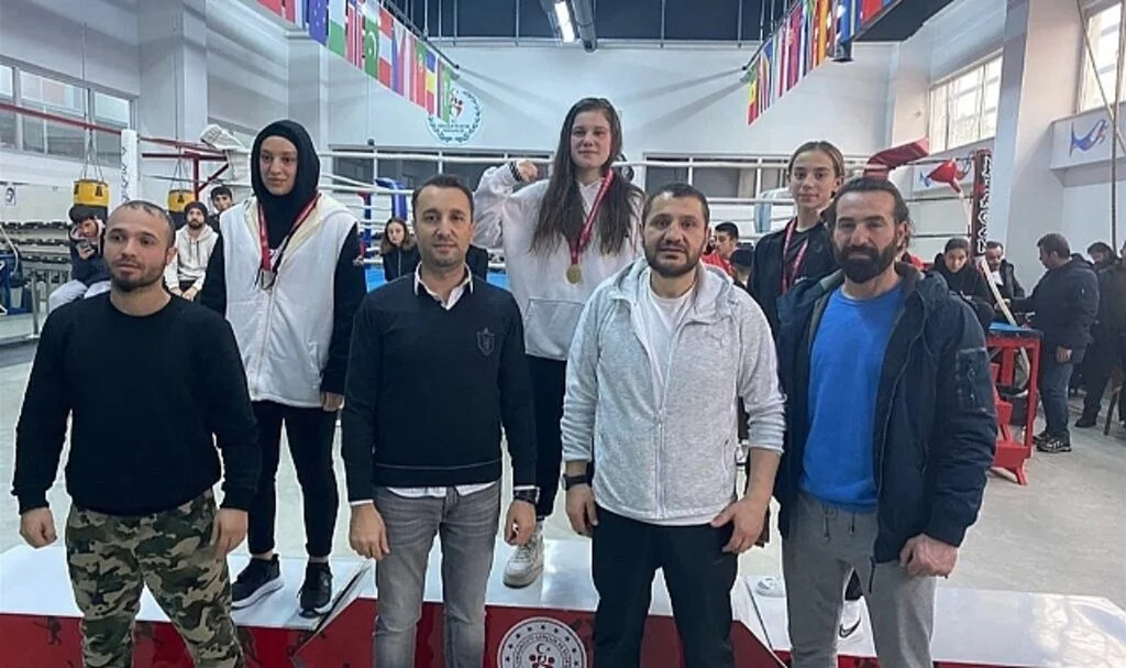 Ring'de Kıyasıya Mücadele Sona Erdi