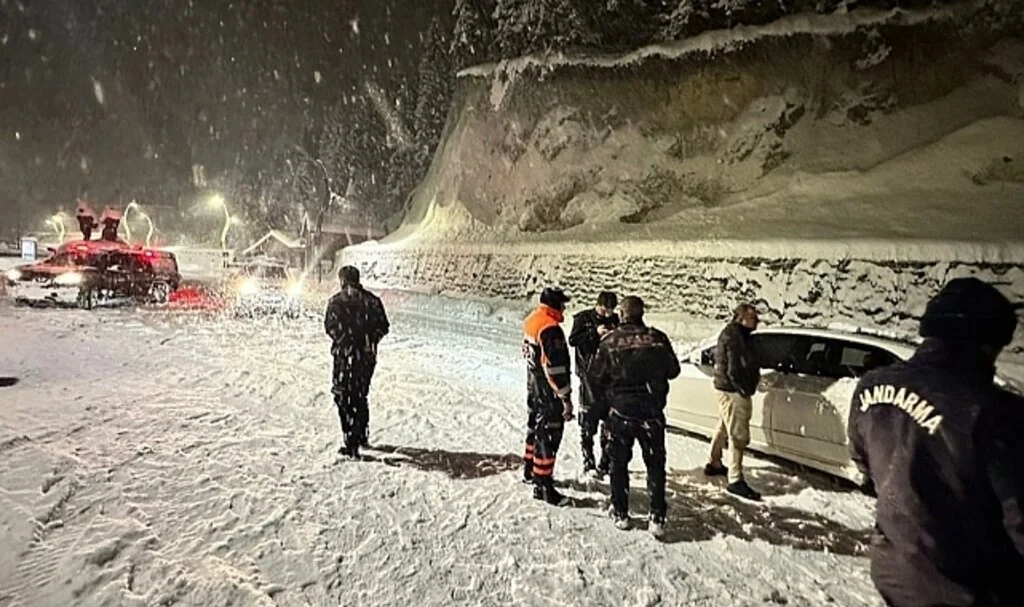 Rize'de Karda Mahsur Kalan Vatandaşlar AFAD Ekipleri Tarafından Kurtarıldı