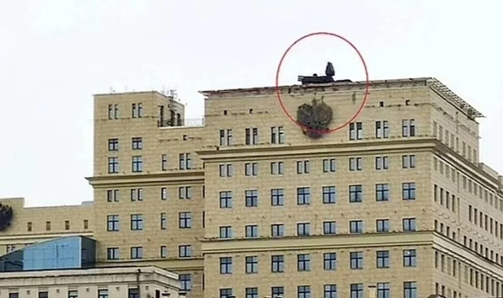 Rusya’dan Dikkat Çeken Adım: Moskova’da Bazı Binaların Çatılarına S-400 Yerleştirildi