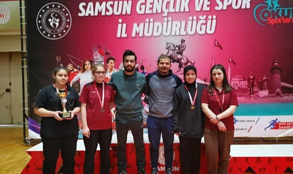Salı Pazarı İmam Hatip 4.Oldu