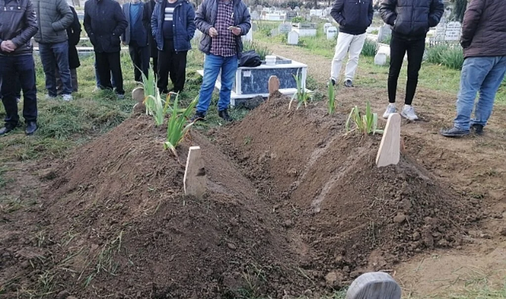 Salıpazarı'nda Bir Saat Arayla Ölen Baba ve Oğlunun Cenazesi Defnedildi