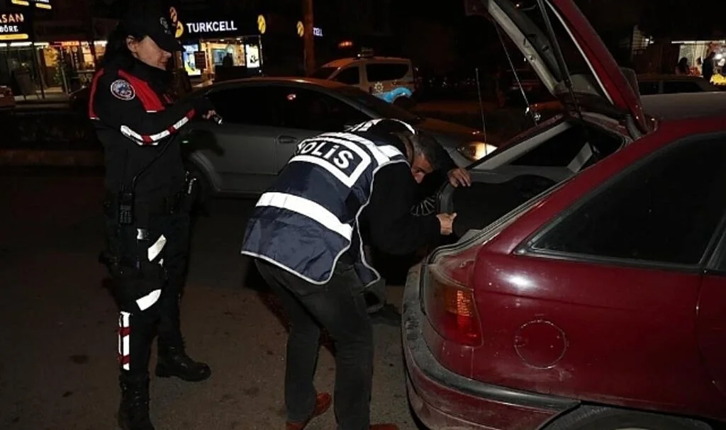 Samsun’da 2 Bin 616 Sürücüye Ceza, 143 Araca Trafikten Men