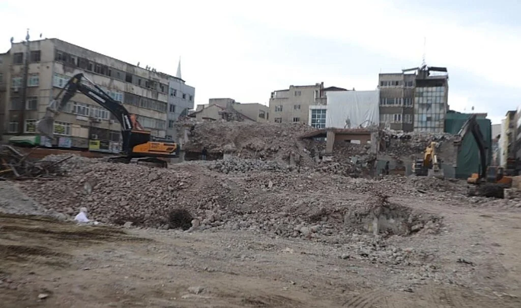 Samsun’da Anakent İş Merkezi Tarih Oldu: Yerine Otopark ve Meydan Yapılacak
