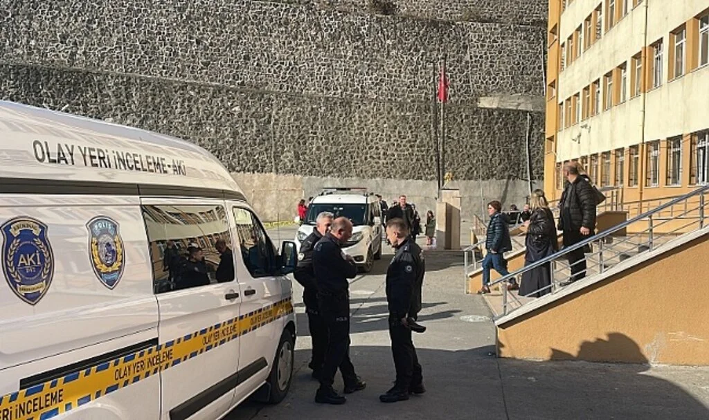 Samsun'da Annesini ve Annesinin Arkadaşını Silahla Vuran Genç Yakalandı