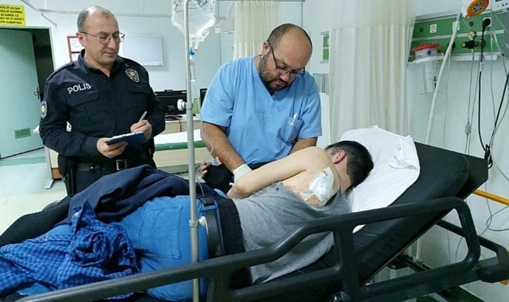 Samsun'da Babası Parasını Gasp Etti, Polis Merkezi Dönüşü Oğlunu Bıçaklattı