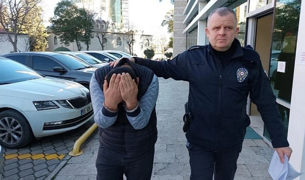 Samsun'da Cep Telefonu Hırsızı Önce Kameraya, Sonra Polise Yakalandı