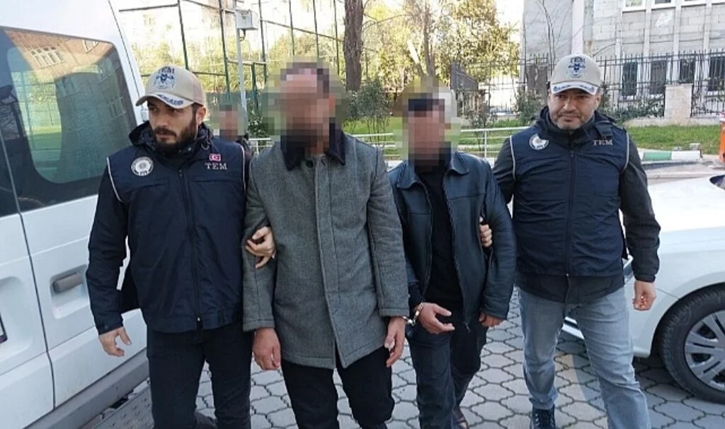 Samsun'da DEAŞ'tan Gözaltına Alınan 3 Kişi Adliyeye Sevk Edildi
