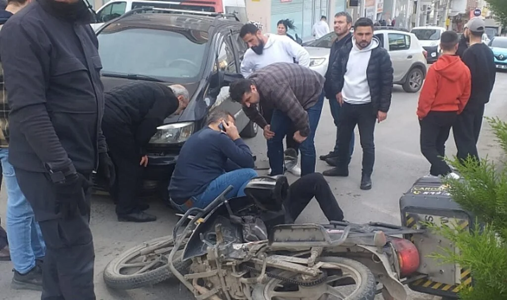 Samsun'da Otomobille Çarpışan Motosiklet Sürücüsü Yaralandı