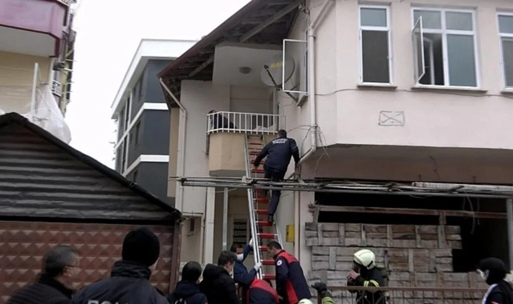 Samsun'da Yerinden Çıkan Soba Borusu Az Kalsın Evi Yakıyordu