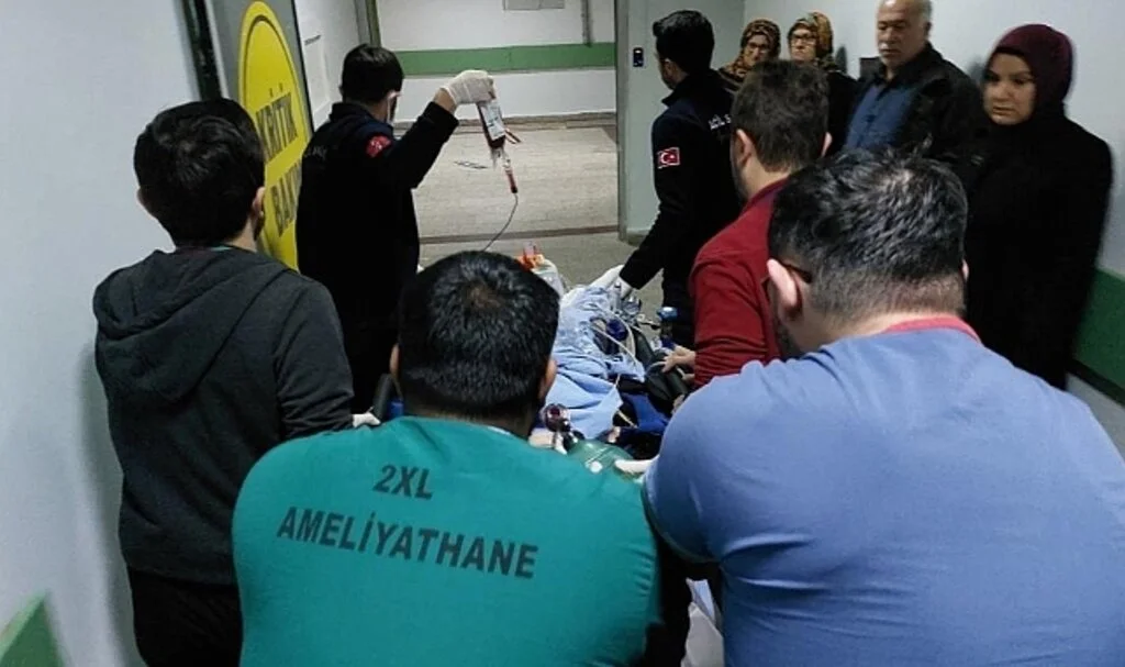 Samsun'da Yolda Motosikleti Devrilen Liseliye Başka Bir Araç Çarptı