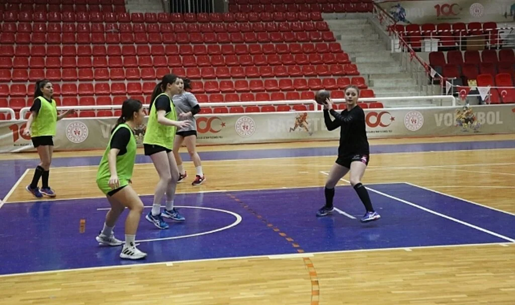 Samsun Hentbol'da Hedef Finaller
