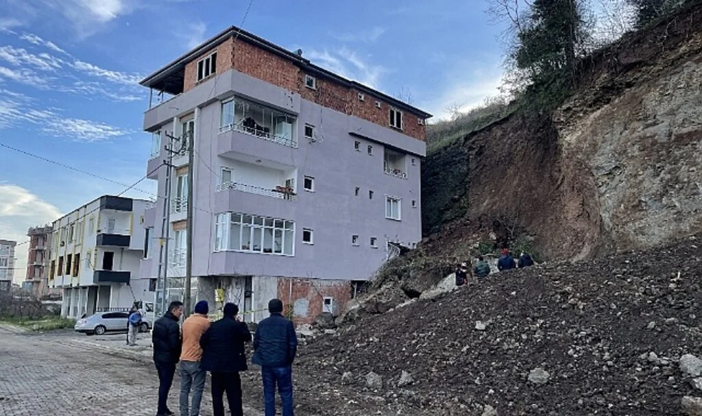 Samsun Tekkeköy İlçesi'nde Bir Aile Ölümden Döndü 