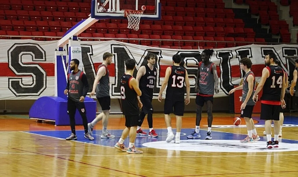 SAMSUNSPOR BASKETBOL 3. YENİLGİSİNİ ALDI