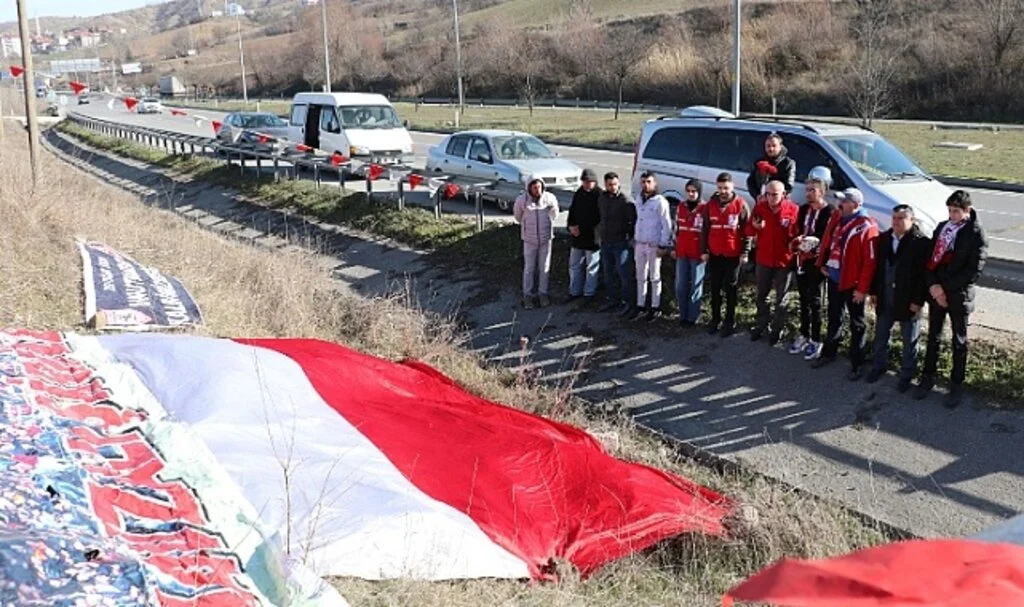 Samsunspor Kafilesinin 34 Yıl Önce Geçirdiği Trafik Kazasında Hayatını Kaybedenler, Kaza Yerinde Anıldı