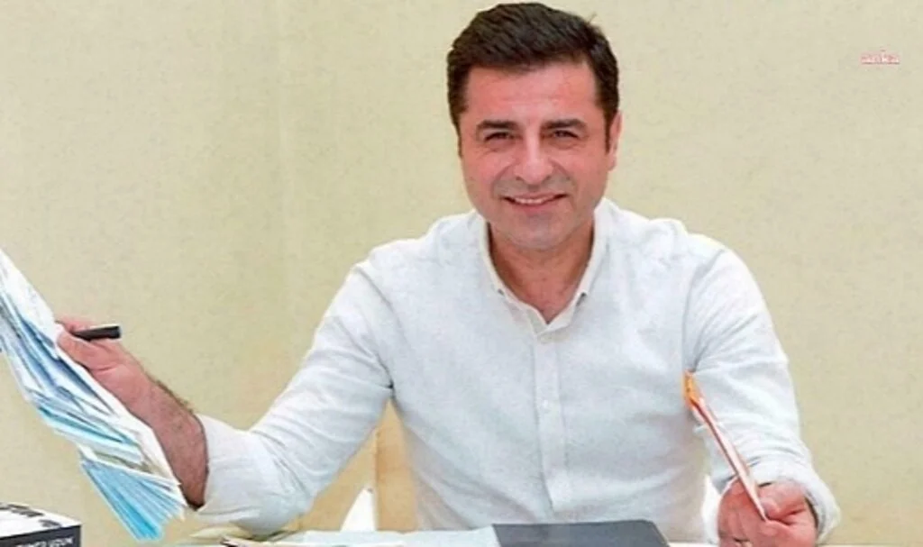 Selahattin Demirtaş:"Daltonlar Çetesi Feci Şekilde Kaybediyor. Siz Varken Red Kit'e Gerek Yok"