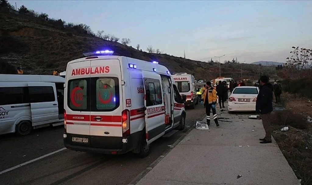 Tokat'ta 6 Aracın Karıştığı Kazada 11 Kişi Yaralandı