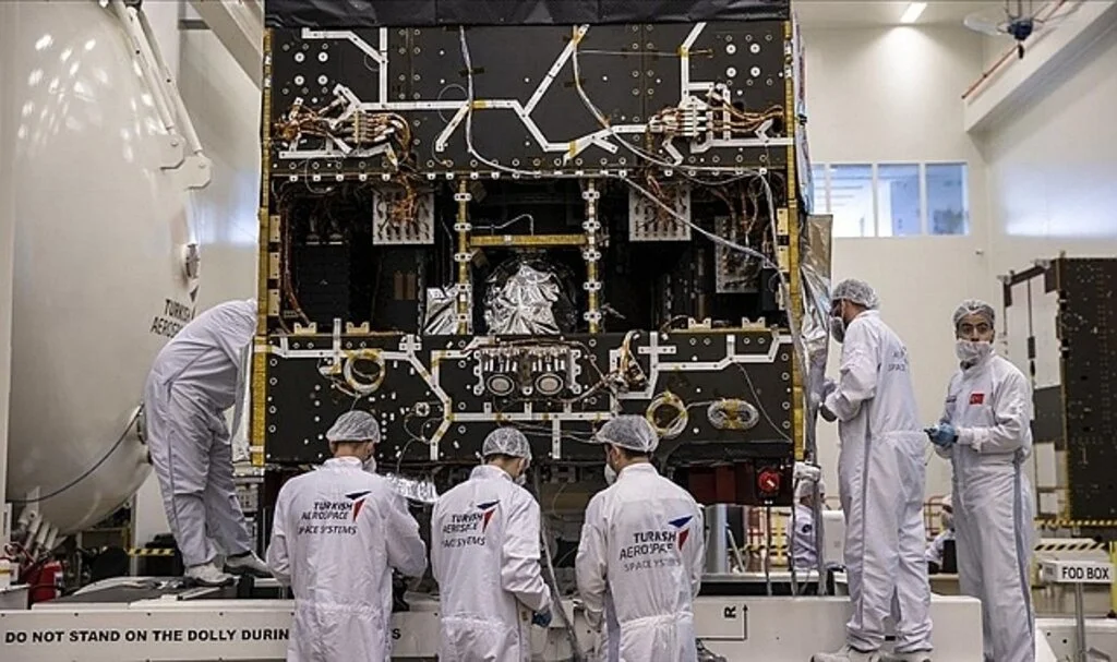 Türkiye'nin İlk Yerli Haberleşme Uydusu TÜRKSAT-6A'nın Testleri Başarıyla Sürüyor