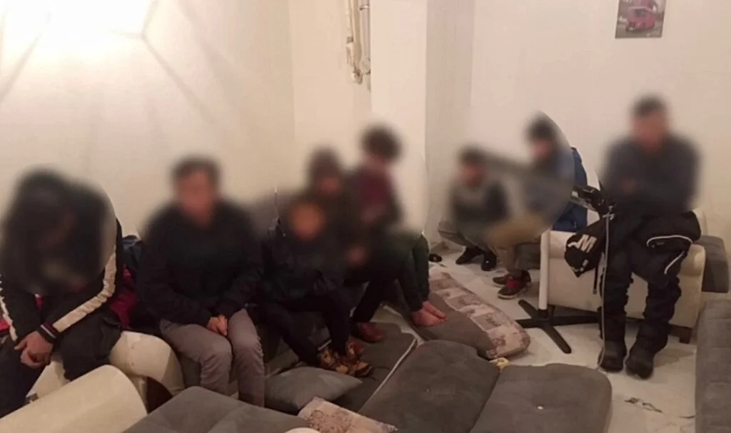 Van’da ‘Şok Ev’ Operasyonu: 8 Düzensiz Göçmen Yakalandı
