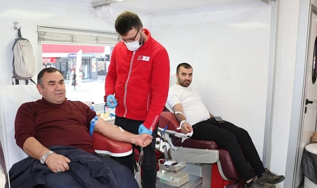 Vatandaşlar Kan  Bağışına Koştu 