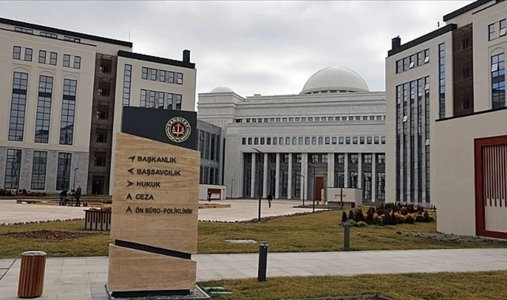 Yargıtay, Kaza Nedeniyle Aracını Kullanamayan Kişiye Araç Kiralama Bedeli Ödenmesine Hükmetti