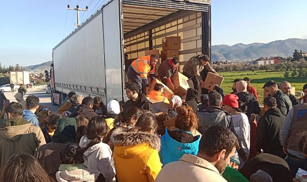 37 TIR dolusu yardım Malatya ve Hatay'da