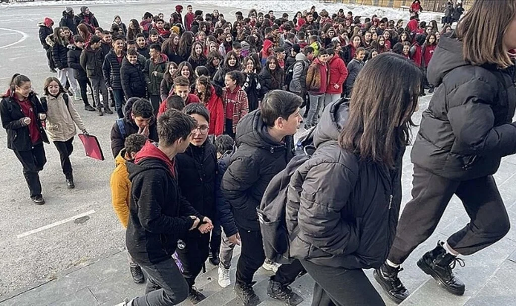 71 İlde Öğrenciler Ders Başı Yaptı