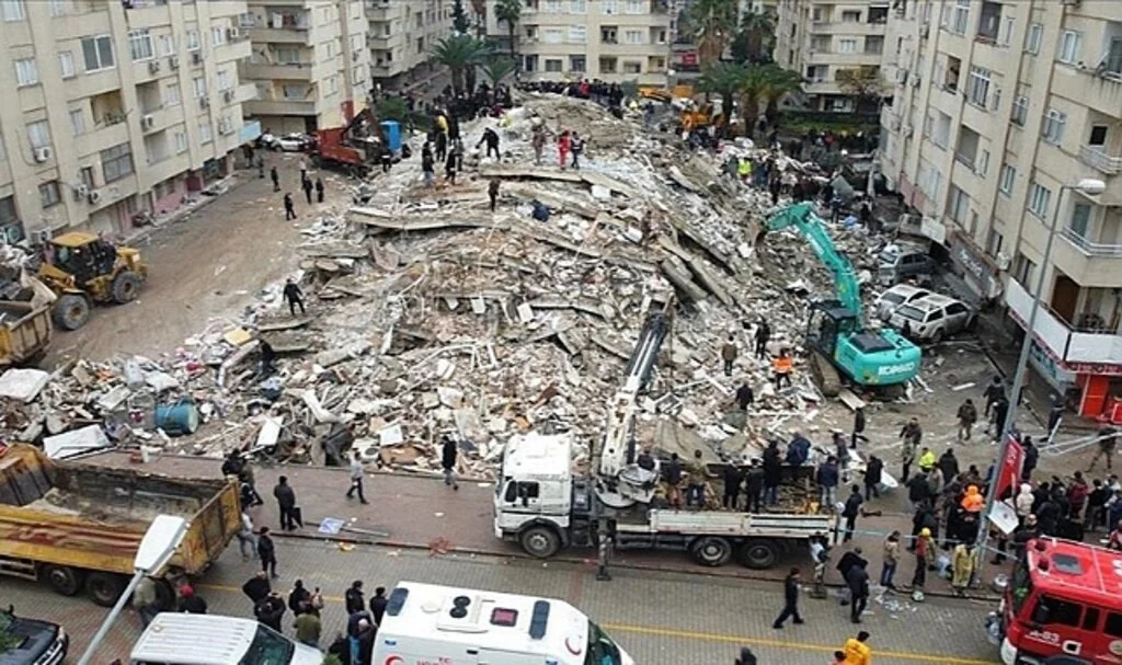 AB Üyesi 10 Ülke Türkiye'ye Arama Kurtarma Ekipleri Gönderiyor