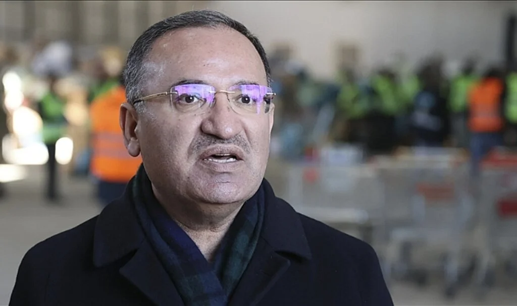 Adalet Bakanı Bozdağ: Depremde Yıkılan Binalarla İlgili 245 Şüpheli Hakkında İşlem Yapıldı, 54 Kişi Tutuklandı