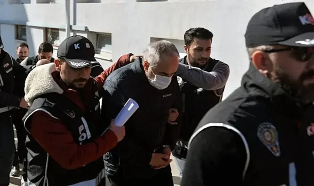 Adana’da Depremlerde Yıkılan Binalarla İlgili 5 Kişi Tutuklandı