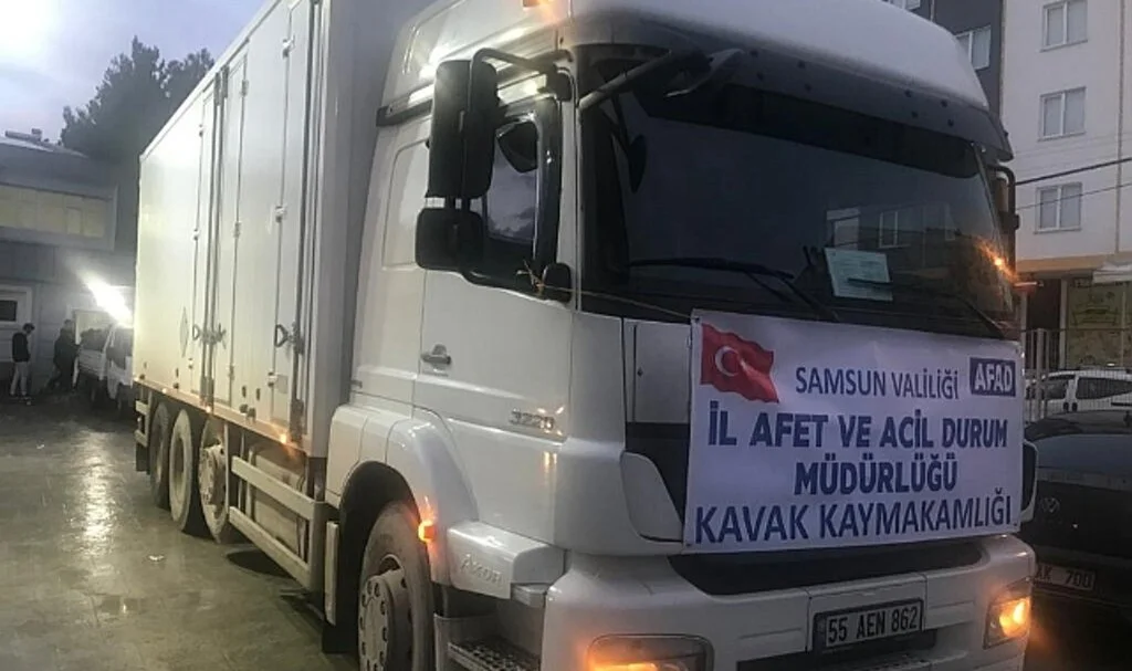 "Asrın Felaketi" Bölgesine Kavak'tan 10 Bin Kişilik Sıcak Yemek