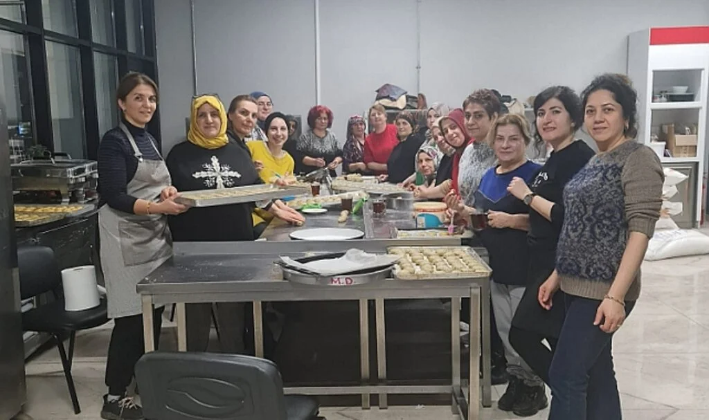 "Asrın Felaketi"ni Yaşayan Bölgeye Samsun Of Çaykara Derneğinden Yardım
