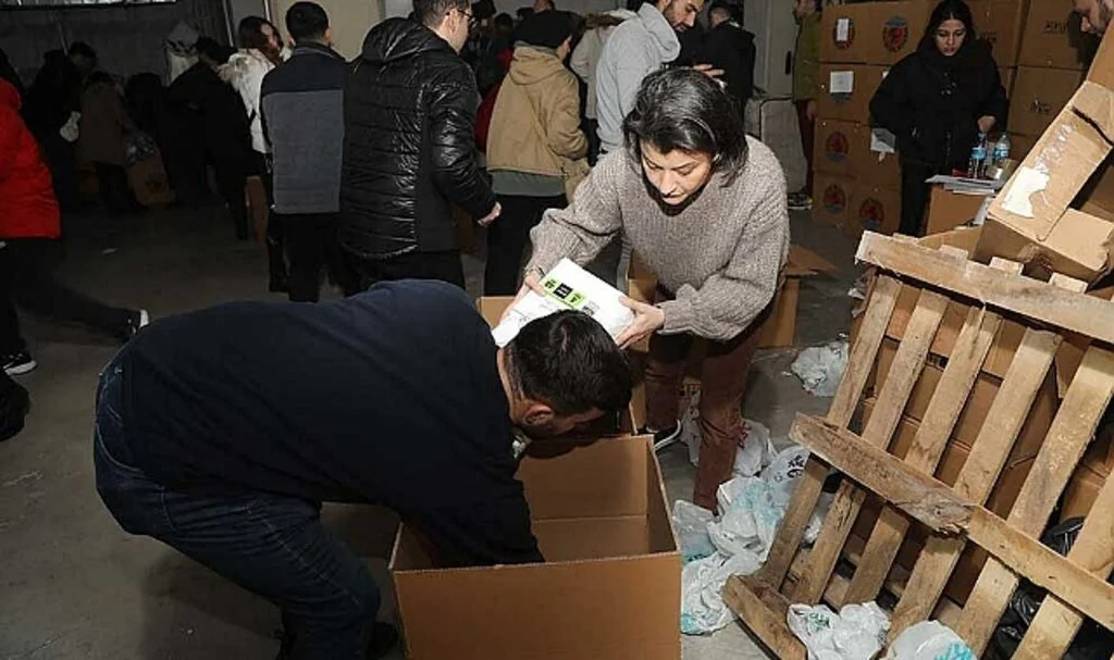 Atakum’dan Deprem Bölgesine 39 Tır ve 56 Araçlık Yardım