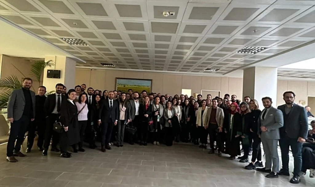 Avukat Cimşit'e Destek Yağmuru