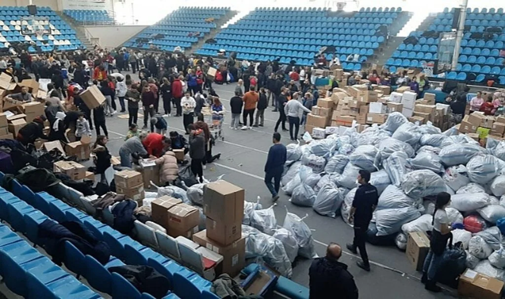 Bakan Bozdağ ve Haluk Levent'ten Yardımlarla İlgili Açıklama