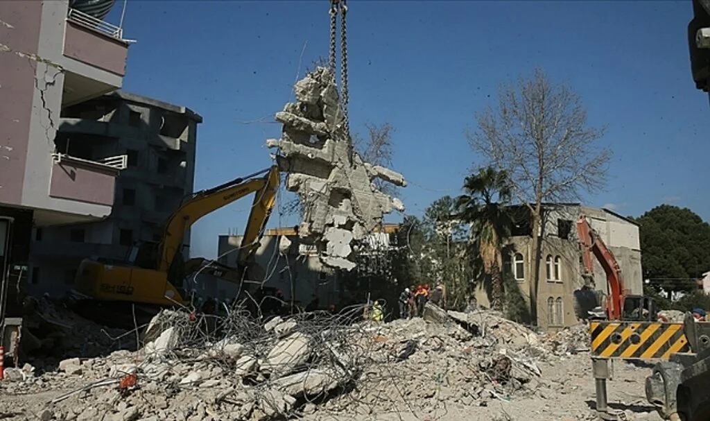 Bakan Kurum: 10 İlde 171 Bin 882 Bina İncelendi
